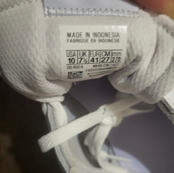 REEBOK - Picture 3 of 3